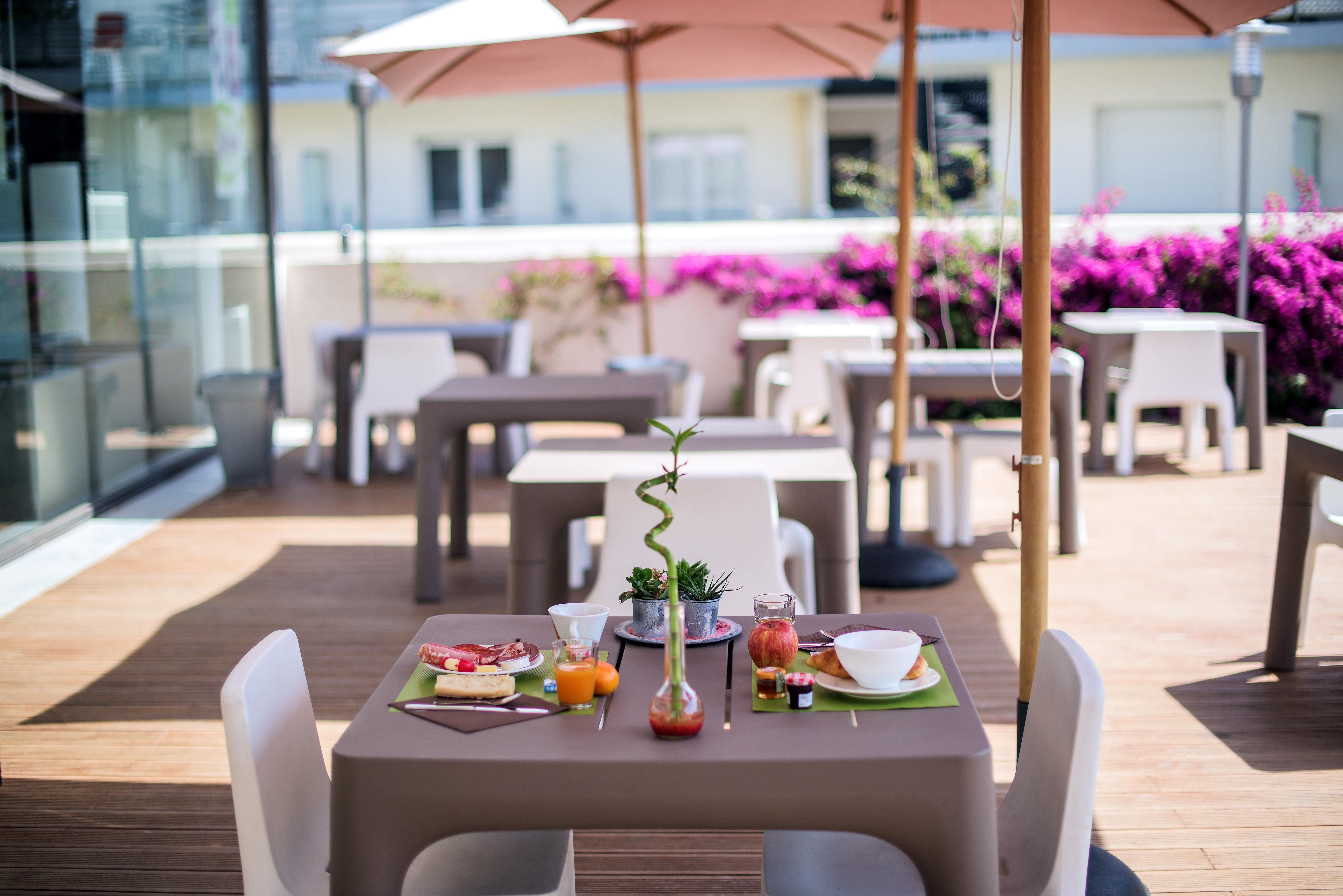 Zenitude Hôtel-Résidences Le Maestria Antibes Exterior foto