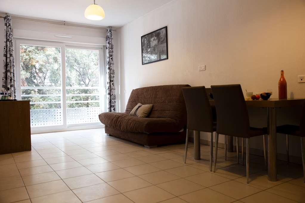 Zenitude Hôtel-Résidences Le Maestria Antibes Quarto foto