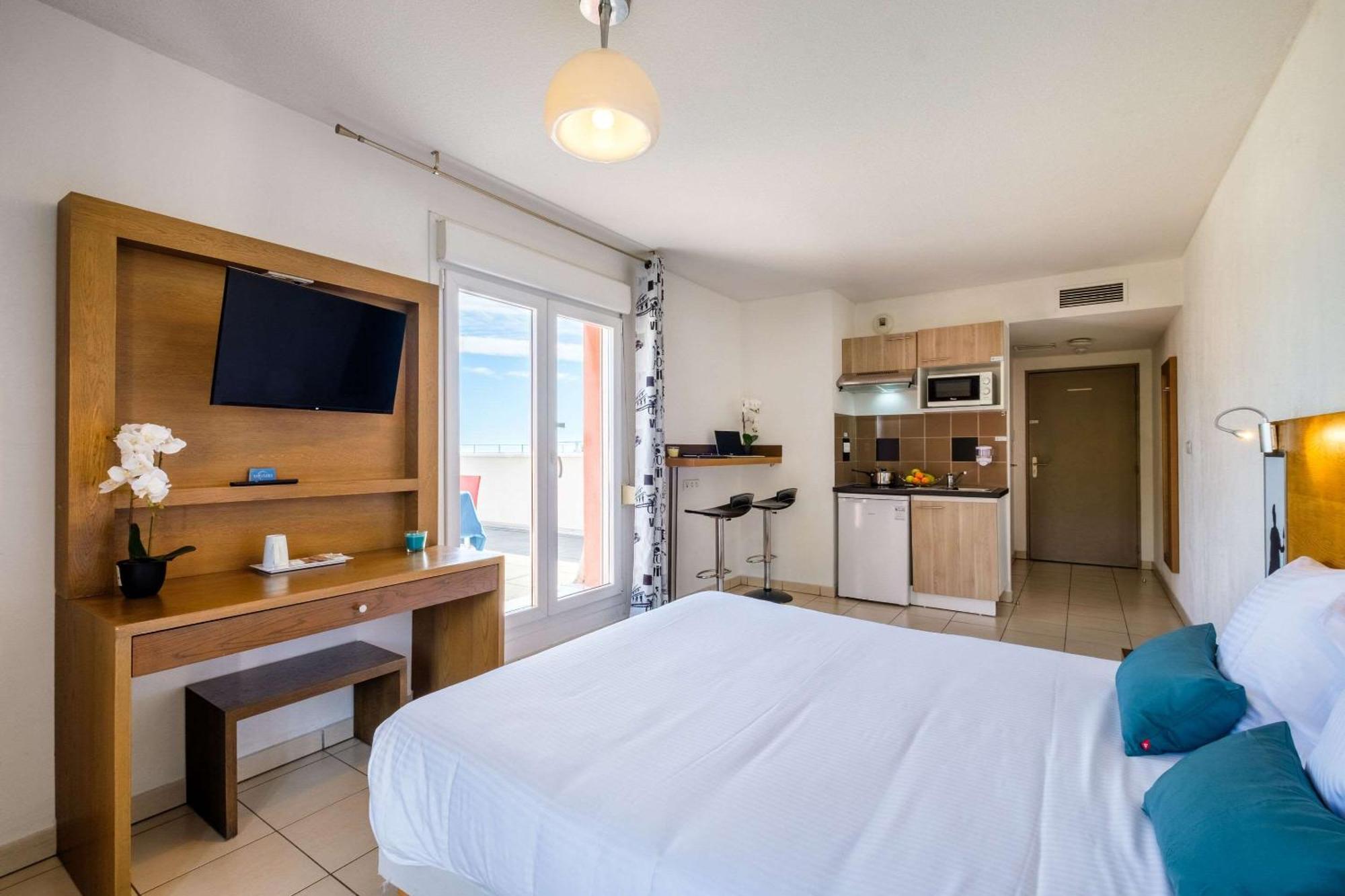 Zenitude Hôtel-Résidences Le Maestria Antibes Exterior foto